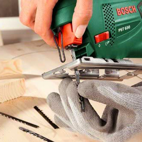 Changer une lame de scie sauteuse Bosch