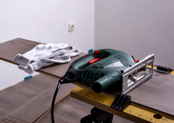 lame de scie sauteuse pour couper du parquet stratifié